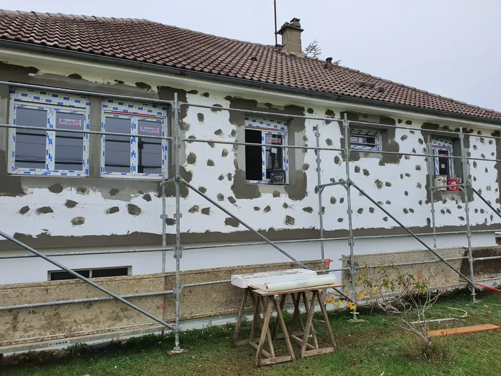 Isolation extérieure et pose de menuiserie à Mesnil-sur-l'Estrée (10)